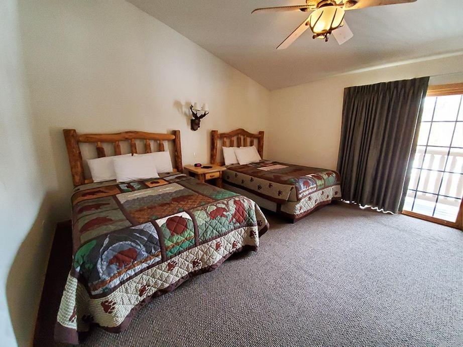 Grand Bear Resort At Starved Rock Utica Esterno foto