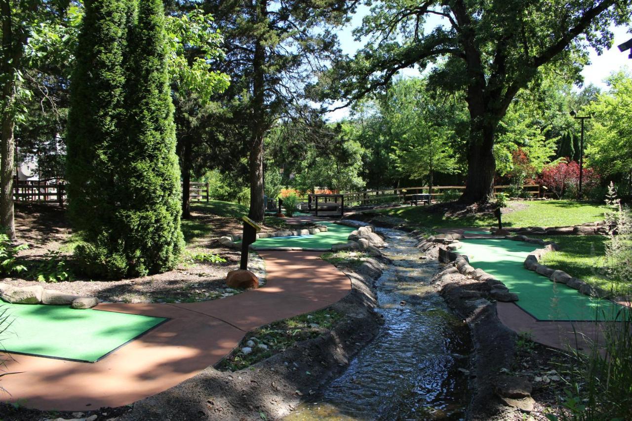 Grand Bear Resort At Starved Rock Utica Esterno foto