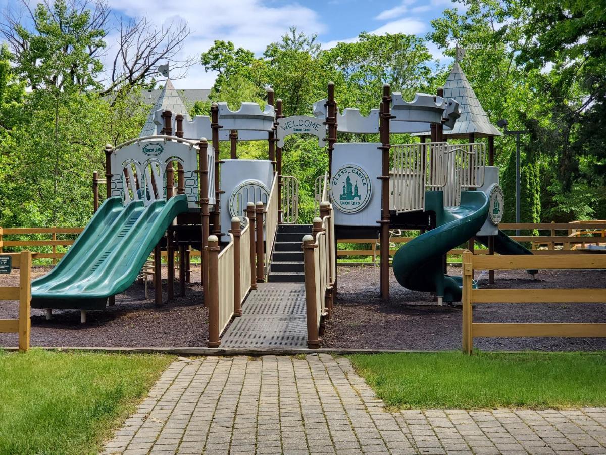 Grand Bear Resort At Starved Rock Utica Esterno foto